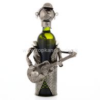 97697 Kovový stojan na víno, motív gitarista